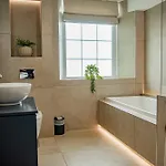 여관 The Old Ginn House 그레이트클리프톤