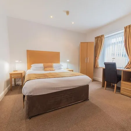 ザ オールド ジン ハウス 4*