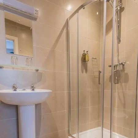 The Old Ginn House 4*