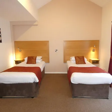 ザ オールド ジン ハウス イン 4*