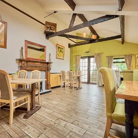 The Old Ginn House Kro Great Clifton