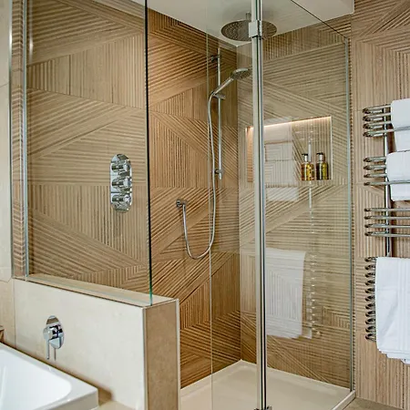 ザ オールド ジン ハウス グレート・クリフトン